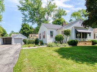 1438 Hillcrest Ave NW, Grand Rapids, MI 49504