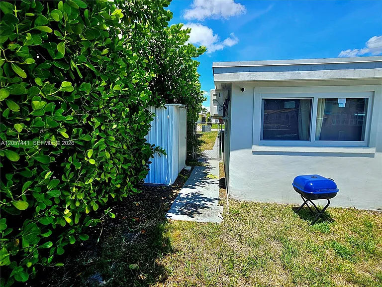 1430 NE 53rd Ct — Photo 33
