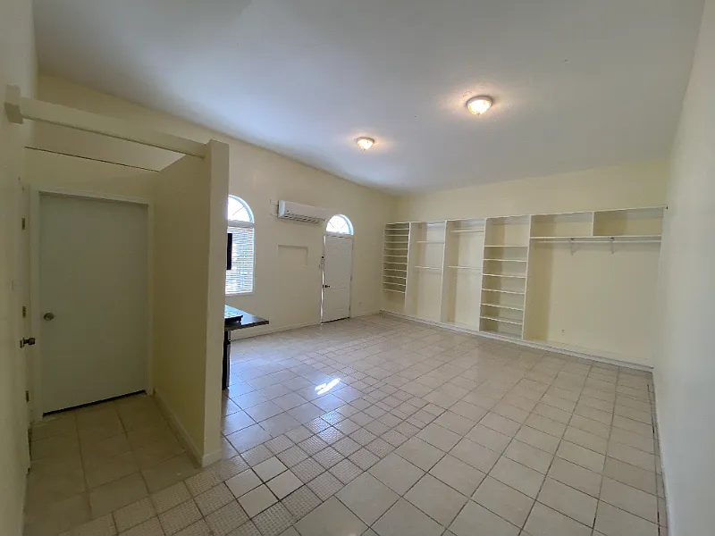 Newly Renovated Studio. — Photo 2