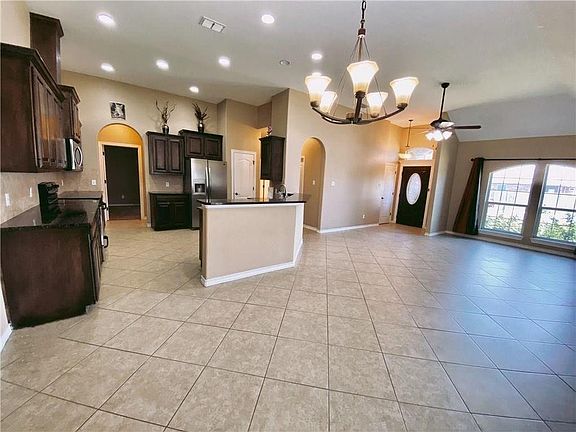 3rd image of 6809 Wind Rose Dr