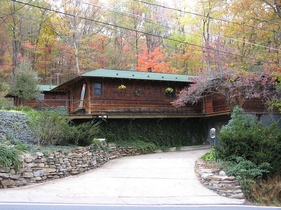 2635 Mountain Rd., Larksville, PA 18651