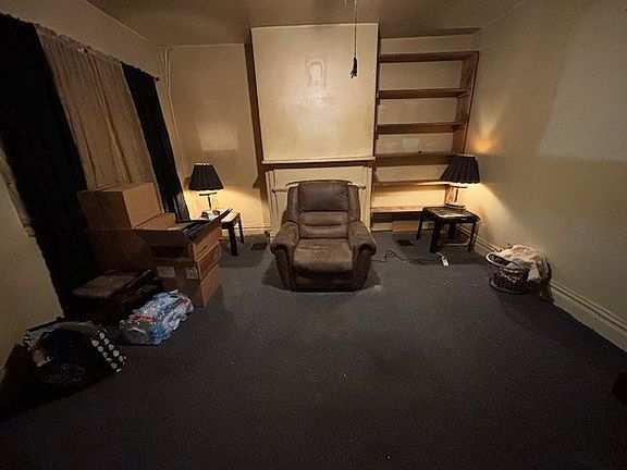 4th image of 15 Holland Ave