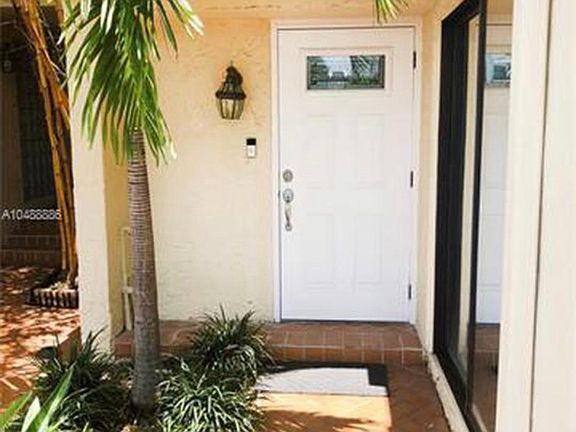 3rd image of 20460 NE 34th Ct #20460