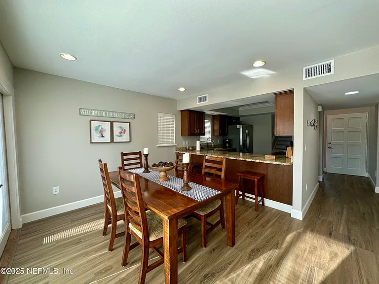 9942 Sawgrass Dr E — Photo 9