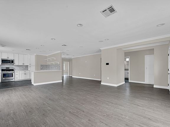 2nd image of 7237 Tujunga Ave