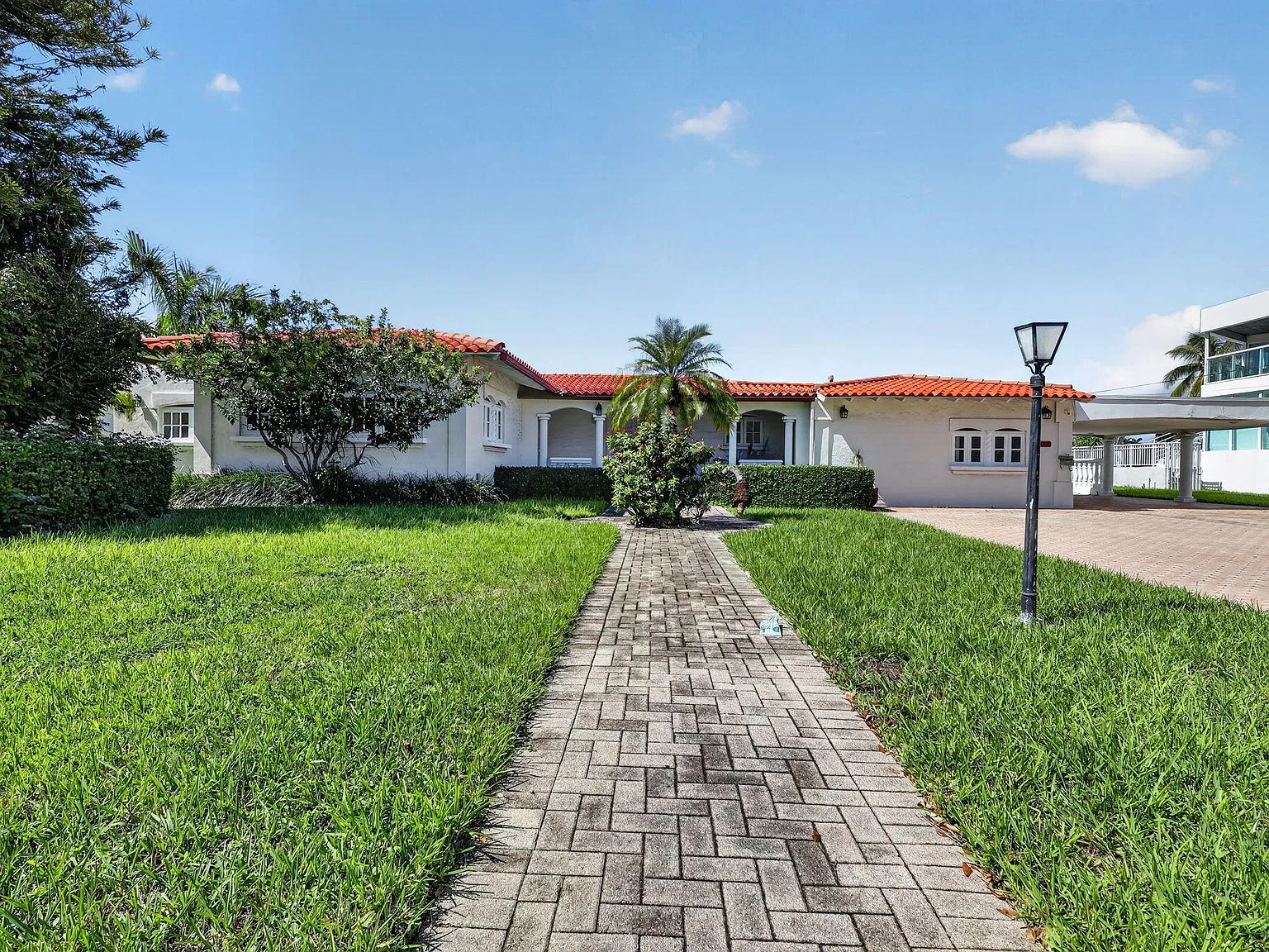 3 bed, 4.0 bath, 2986 sqft, $12,000 — Photo 1