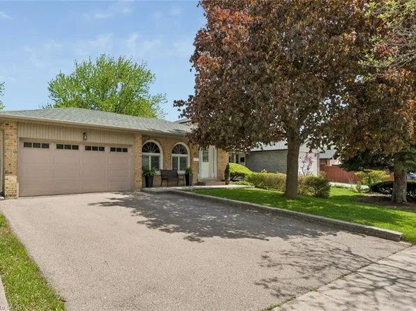 14 Massey St, Brampton, ON L6S 2W1