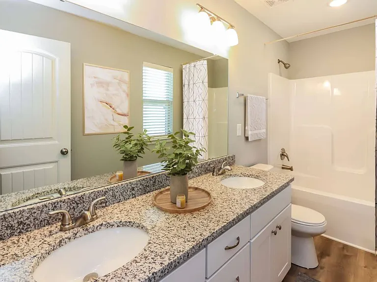 Elm Grove Luxury Rental Homes — Photo 28