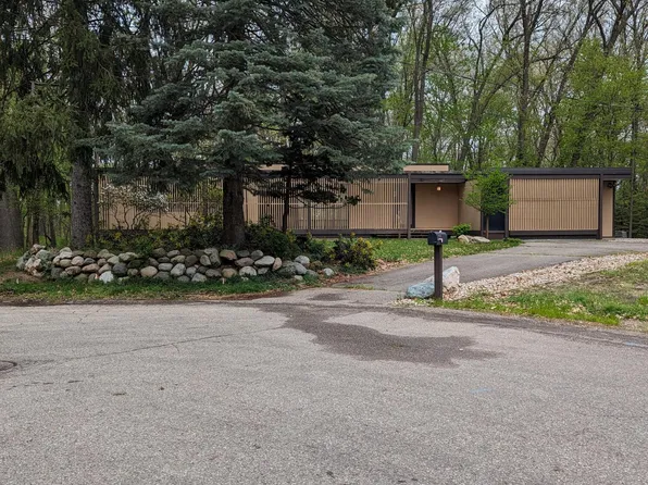 2115 Frederick Ave, Kalamazoo, MI 49008