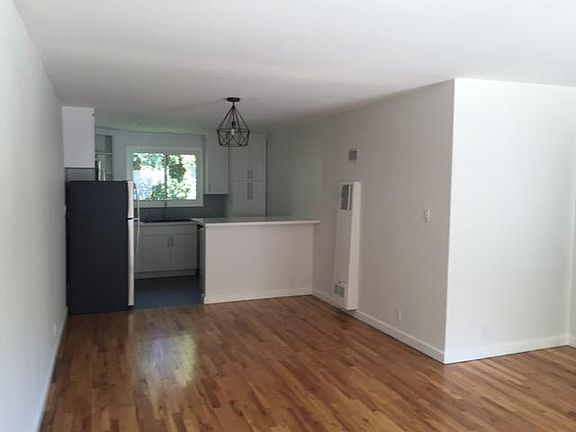 3rd image of 1841 Griffith Park Blvd APT 5