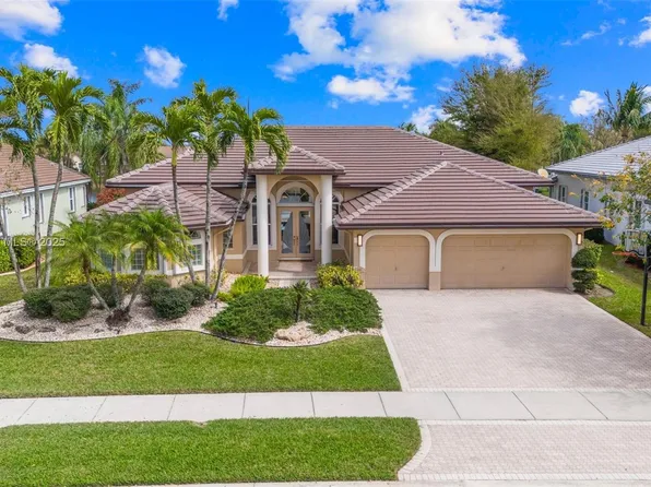 5135 Kensington Cir, Coral Springs, FL 33076