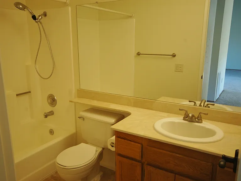 2824 Winthrop Ave — Photo 5