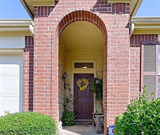 3rd image of 213 Oakhurst Dr