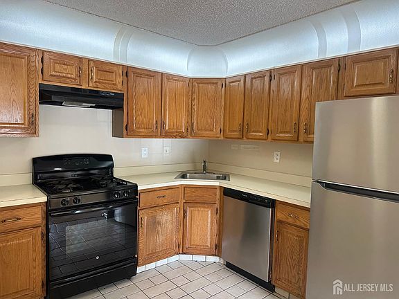 5th image of 457 Northam Dr