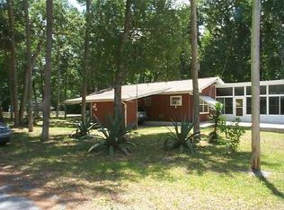 53706 Rivertrace Rd, Astor, FL 32102