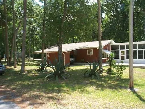 53706 Rivertrace Rd, Astor, FL 32102
