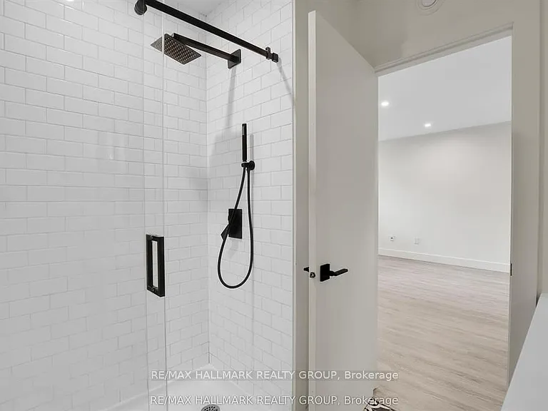 368 Chapel St #7 — Photo 12