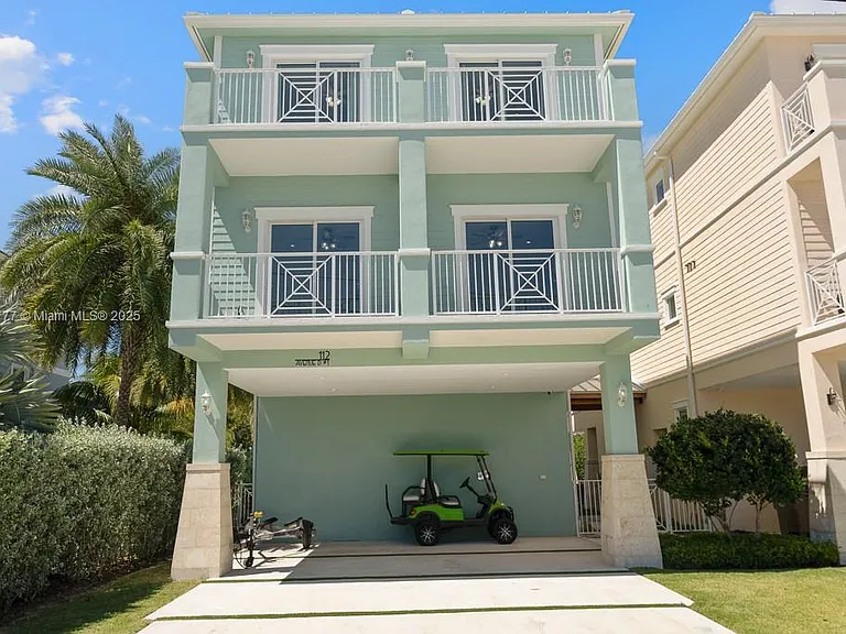 112 Avenue #1 — Photo 3