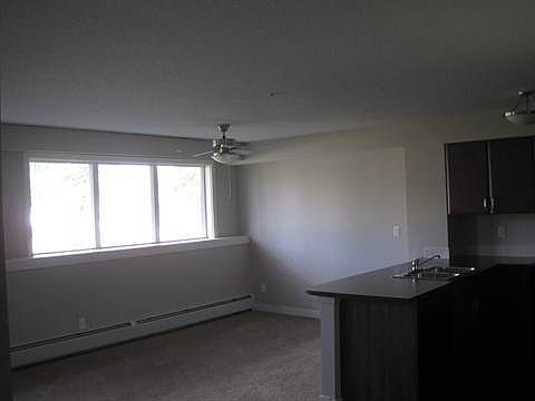 5th image of 709 6th Ave SE
