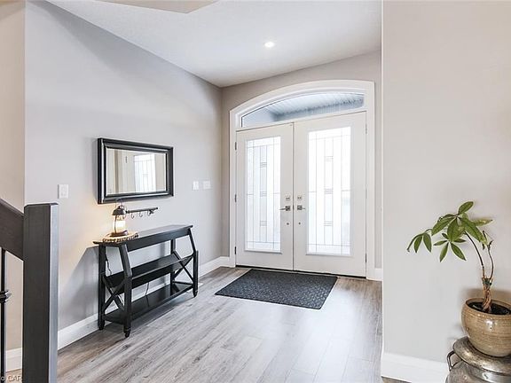 3rd image of 100 Fraserwood Ct