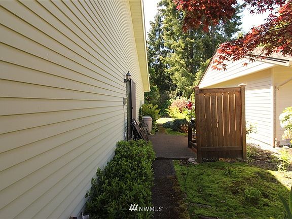 4th image of 24819 10th Ave S