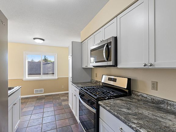 5th image of 7423 142nd Street Ct