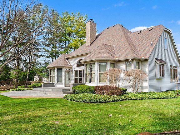 5th image of 21462 Edgefield Ct
