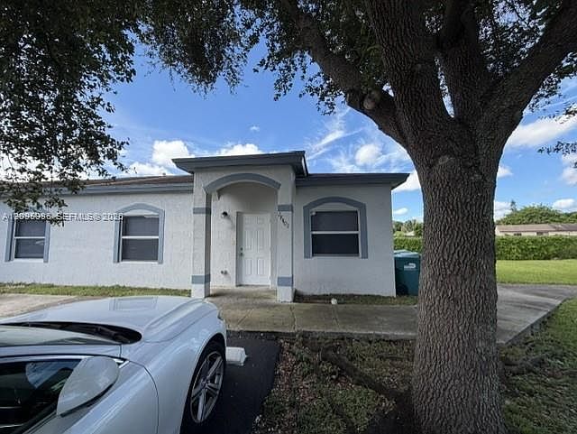 1st image of 28402 SW 141st Pl