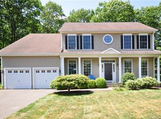76 Dartmouth Dr, Canton, CT 06019