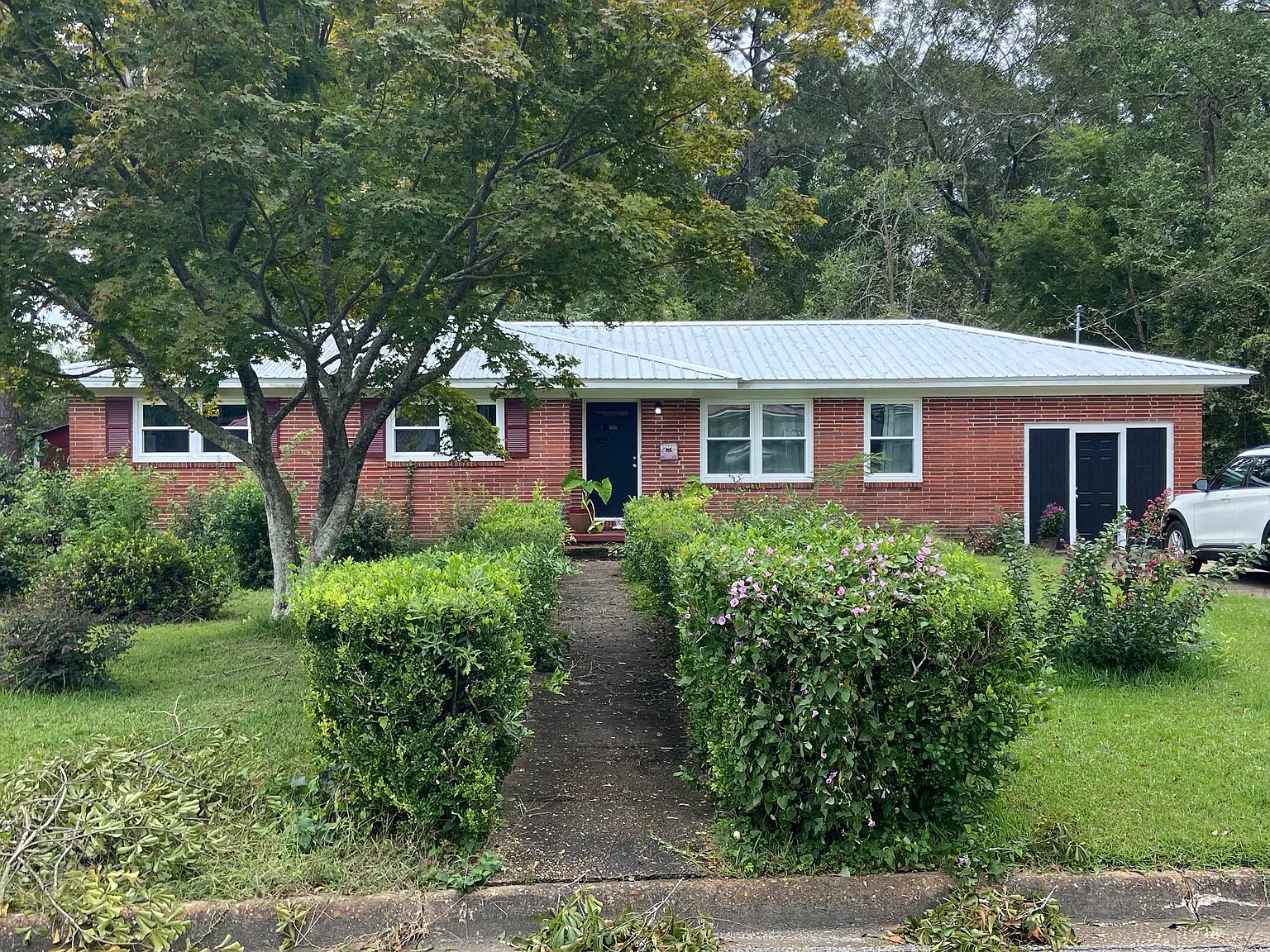 121 Saint Johns Dr — Photo 1