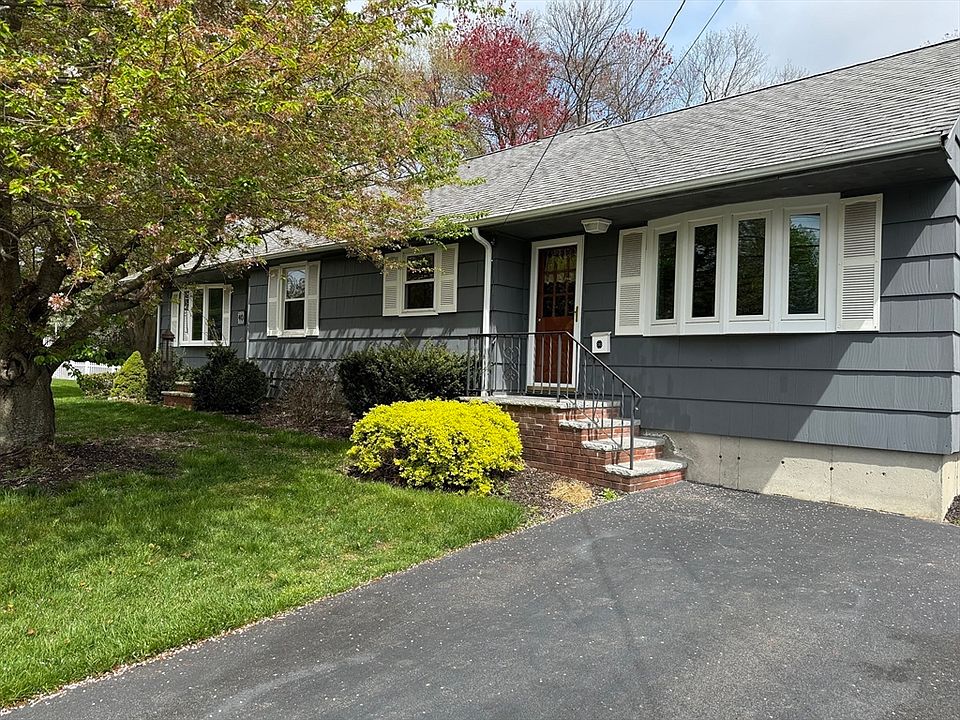 1st image of 40 Patricia Ln