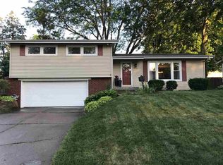 1509 Broadview Dr, Bettendorf, IA 52722