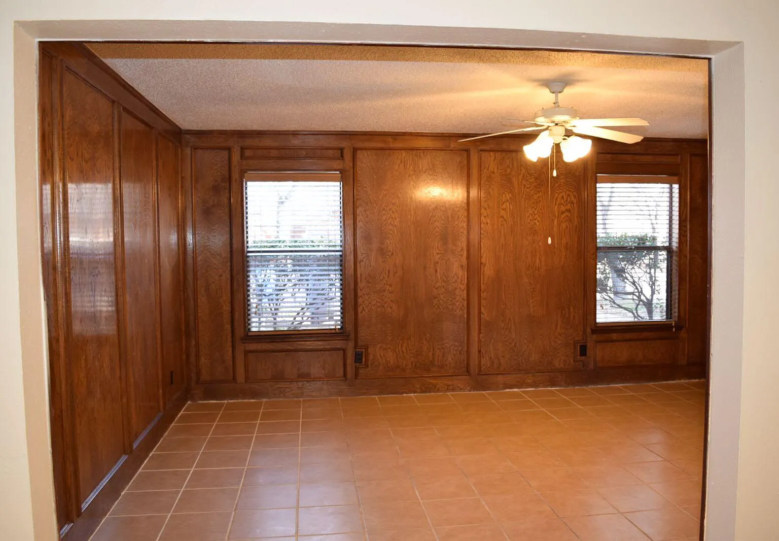 2 bed, 1.5 bath, 1201 sqft, $1,495 — Photo 2