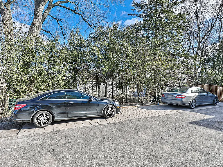 219 Harris Ave #BASEMENT — Photo 2
