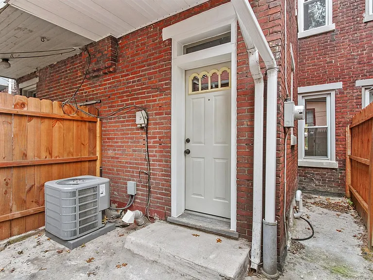 916 May St — Photo 18