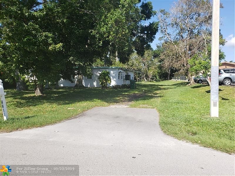 1st image of 4633 SW 32nd Ave