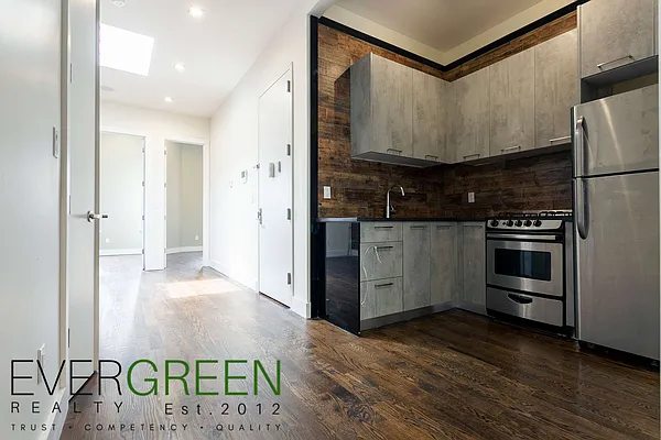 Rented by Evergreen Apartments BK | media 11