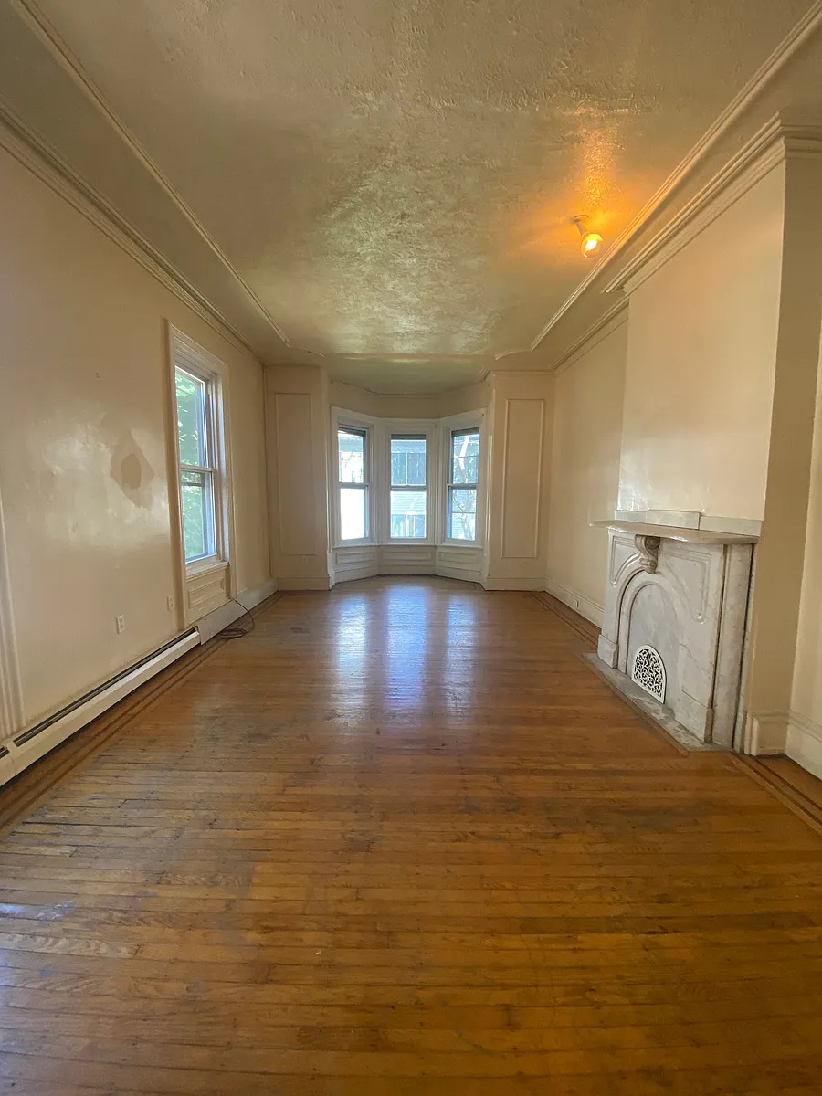 Building Photo - 3725 Spring Garden St #2