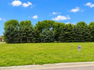 1403 Kettering Dr, Aberdeen, SD 57401