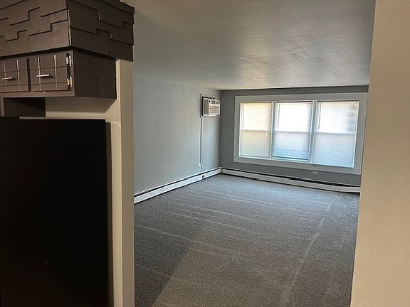 4th image of 83 Oglesby Ave #1