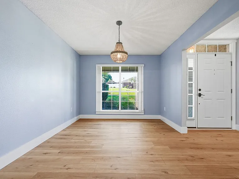 4881 Traxx St — Photo 11
