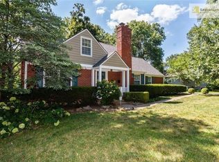 8452 Meadow Ln, Leawood, KS 66206