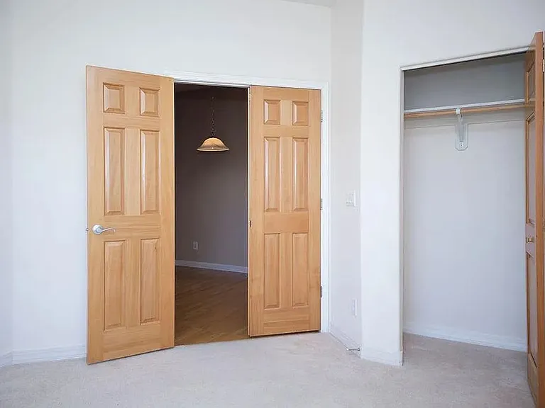 5220 Boardwalk Dr #F33 — Photo 13