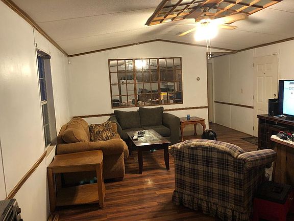 3rd image of 105 W Daylight Dr
