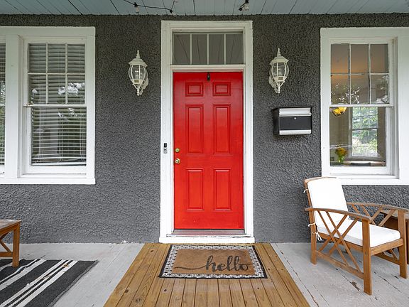 4th image of 2928 Hawthorne Ave