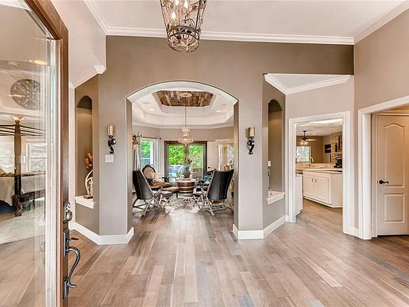 5th image of 108 Acapulco Ct