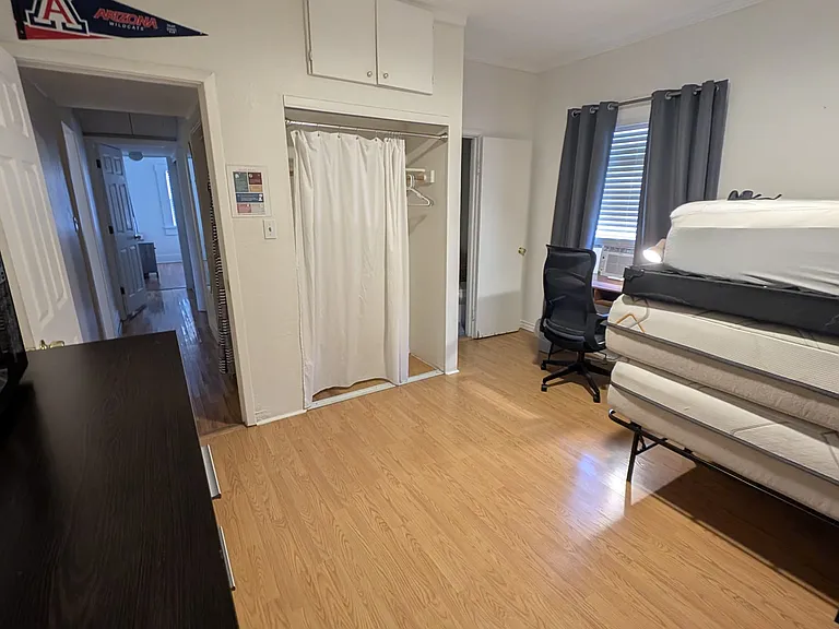 527 E Speedway Blvd — Photo 11