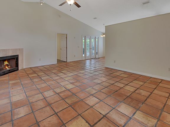 5th image of 1110 Plover Pl