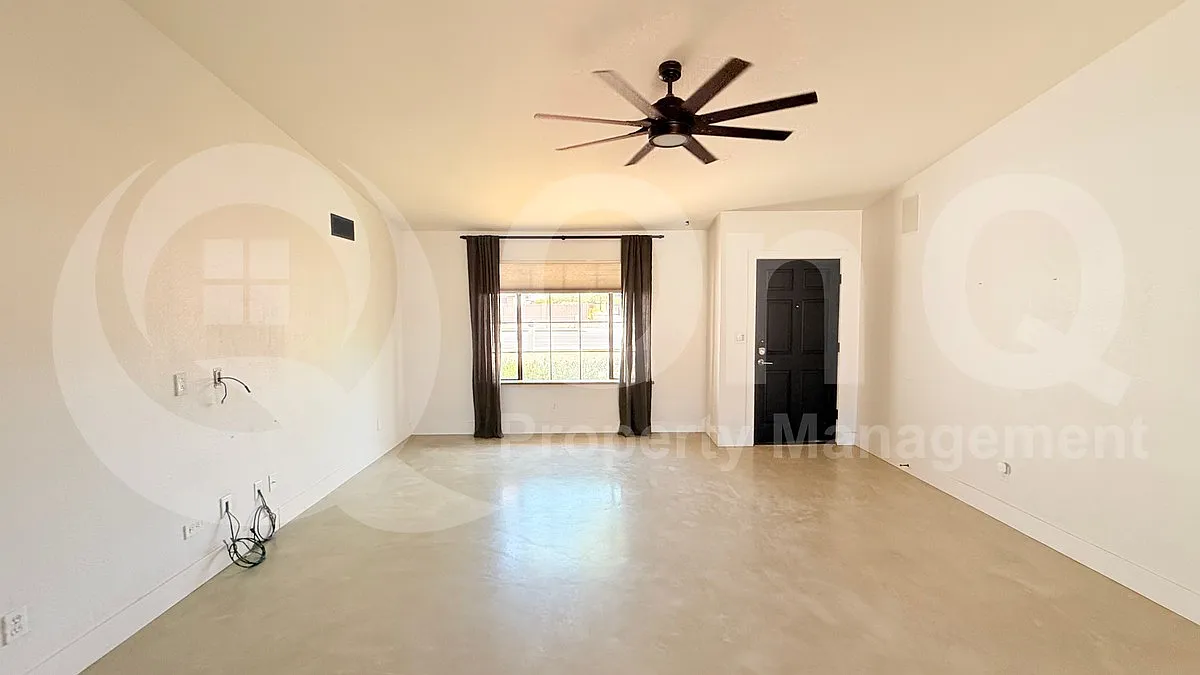 3 bed, 2.0 bath, 1663 sqft, $2,799 — Photo 2