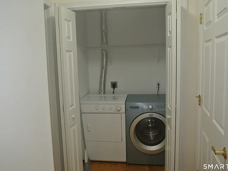 680 Boston Post Rd #25 — Photo 9